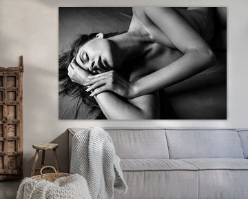 Sleeping woman on bed van Ron de Wildt