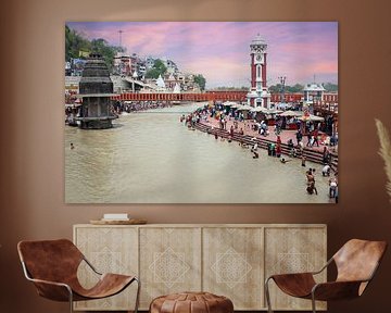 Gezicht op Hardwar aan de rivier de Ganges in India
