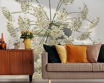 Blume. Bildschirm Blumen. Basic beige-grau. von Alie Ekkelenkamp