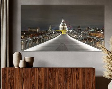 De Millennium Bridge in Londen bij nacht van KC Photography