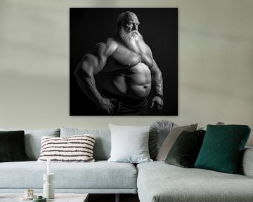 Oude bodybuilder met een witte baard van BEARpictureart
