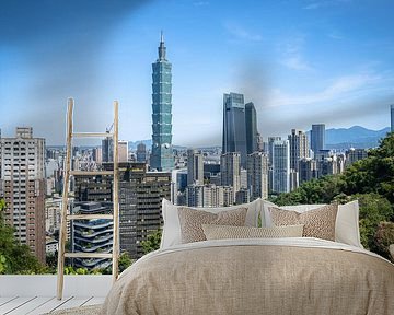 Blick auf Taiwan und Taipei 101, das höchste Gebäude des Landes, das die Skyline überragt von Mickéle Godderis