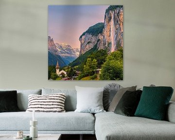 Zonsopkomst in Lauterbrunnen, Zwitserland van Henk Meijer Photography