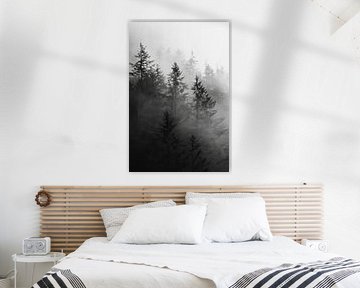 Forêt de brouillard en noir et blanc sur Poster Art Shop