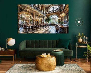 Bar à café de luxe à deux étages sur Mustafa Kurnaz