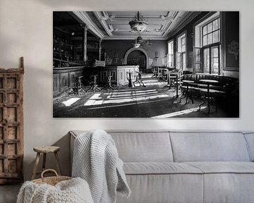 Lost Places koffiebar met twee verdiepingen van Mustafa Kurnaz