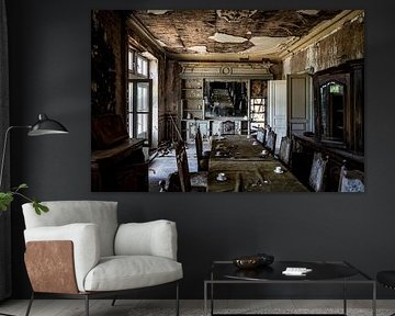 Urbex Esszimmer liegend