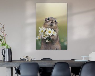 Vrolijk dier met boeket bloemen van Poster Art Shop