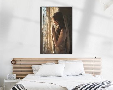 Des pensées délicates derrière le rideau sur Poster Art Shop