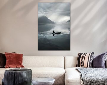 Orka's in een stil berglandschap van Poster Art Shop