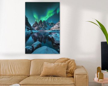 Noorderlicht boven besneeuwde bergen van Poster Art Shop