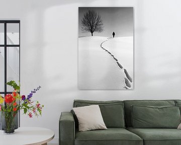 Eenzame stappen in een winterdroom van Poster Art Shop