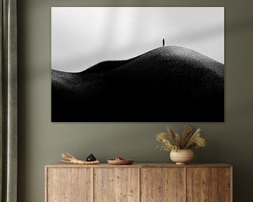 Einsamkeit auf der Hügelkante von Poster Art Shop