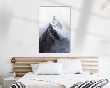 Besneeuwde top in de mist van Poster Art Shop