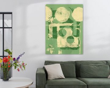 Abstracte vormen in wit en groen. van Dina Dankers