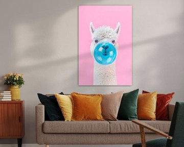 Grappige alpaca met kauwgombel van Poster Art Shop