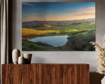 Meer en glooiende heuvels. Castelfiorentino, Toscane, Italië van Stefano Orazzini