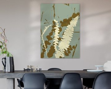 Abstract botanisch. Varens en bloemen in wit, goud op salie. van Dina Dankers