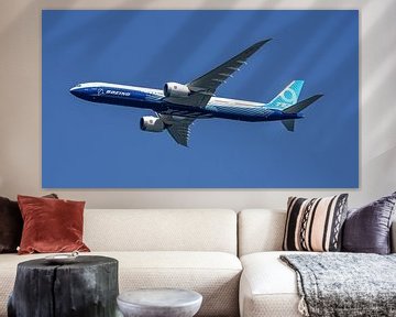 Flyby van een Boeing 777X testvliegtuig. van Jaap van den Berg