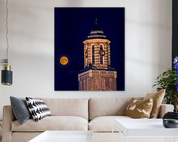 Volle supermaan met de Peperbuskerktoren in Zwolle