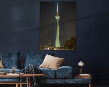 Berlijn - Televisietoren op Alexanderplatz bij nacht van t.ART