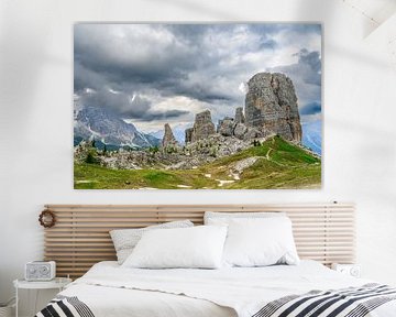 Cinque Torri in de Dolomieten tijdens de lente