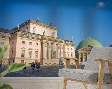 Berlijn - Staatsoper Unter den Linden en St Hedwig's Kathedraal