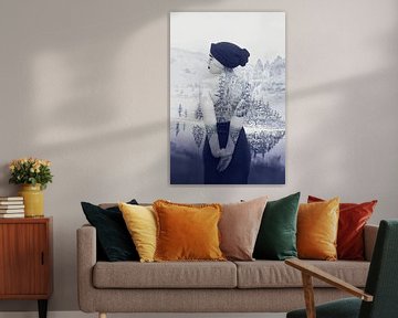 Unieke Fotokunst van Vrouw met Delfts Blauw | Modern en Klassiek Design voor Elegante Interieurs van Elianne van Turennout