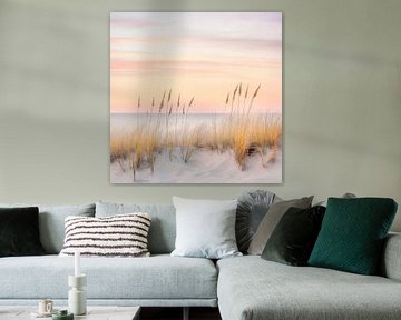 Vredig strand bij zonsondergang van Poster Art Shop