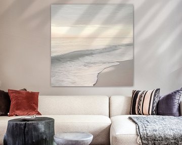 Zachte golven op het ochtendstrand van Poster Art Shop