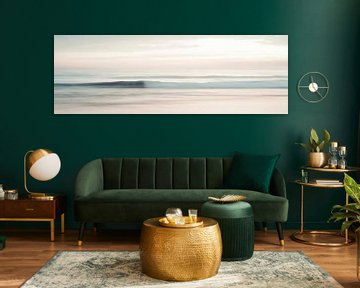 Zachte golven in het ochtendlicht van Poster Art Shop