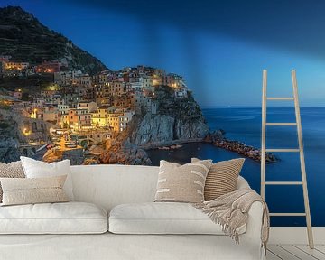 Blauw uur boven het dorp Manarola. Cinque Terre