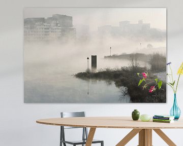 Mist boven de rivier de IJssel van Ronald Pol