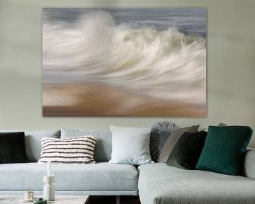 An incoming wave by Ronald Pol