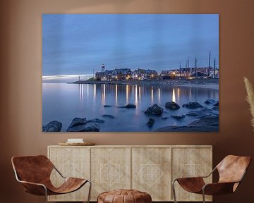 During the evening, a beautiful silhouette emerges around the lighthouse by Harmke Kramer Post