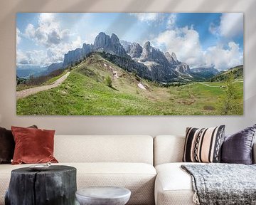 hiking trail Passo Gardena Grodnerjoch, dolomites alps