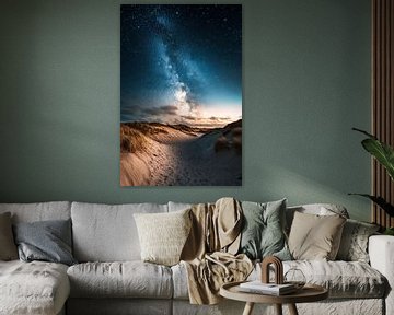 duinlandschap in de avond met melkweg waddeneilanden van Egon Zitter
