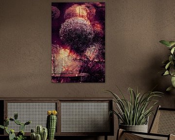 Een gigantische uienbloem tussen de krantenpagina's van Helga Blanke