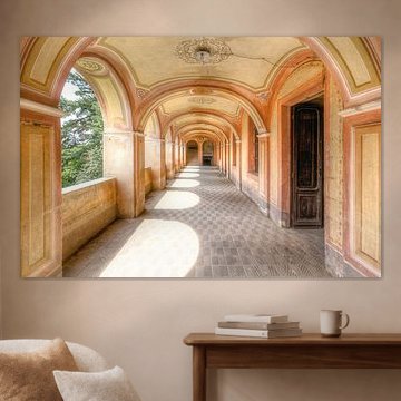Zarte und warme Farben - Verlassene Villa in Italien. von Roman Robroek – Fotos verlassener Gebäude
