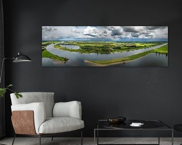 IJssellandschap met wolken erboven