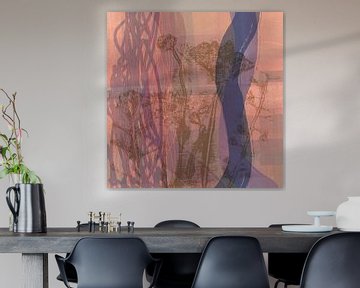Abstracte botanische kunst. Bloemen in bruin, lila en roze. van Dina Dankers