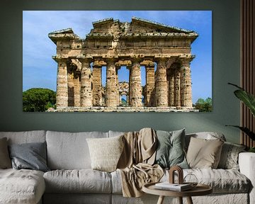 Voorzijde van Poseidon tempel in Paestum, Italië van Rietje Bulthuis
