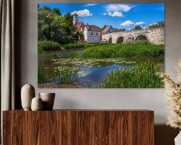 Historische brug over de rivier de Wörnitz in Harburg van ManfredFotos