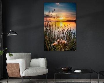 Zonsondergang bij het meer van Poster Art Shop