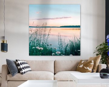 Dageraad bij het meer van Poster Art Shop