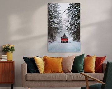 Kerstboom in de sneeuw van Poster Art Shop