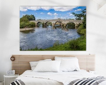 Oude brug over een rivier in Engeland. van Rijk van de Kaa
