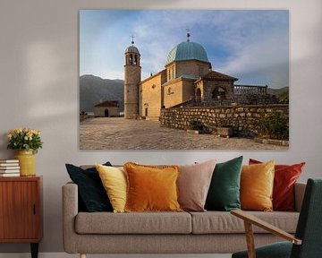 Kerk "Onze Lieve Vrouw van de Rotsen" in de Baai van Kotor, Montenegro van Jan Schuler