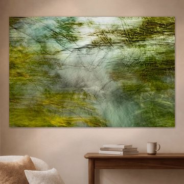 Cascade entre les arbres à Jostedal