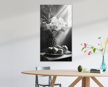 zwart wit stilleven van bloemen en fruit in een extreem dramatisch licht van Gelissen Artworks